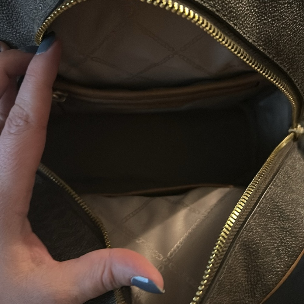 Great Condition Michael Kors Backpack. - image 4